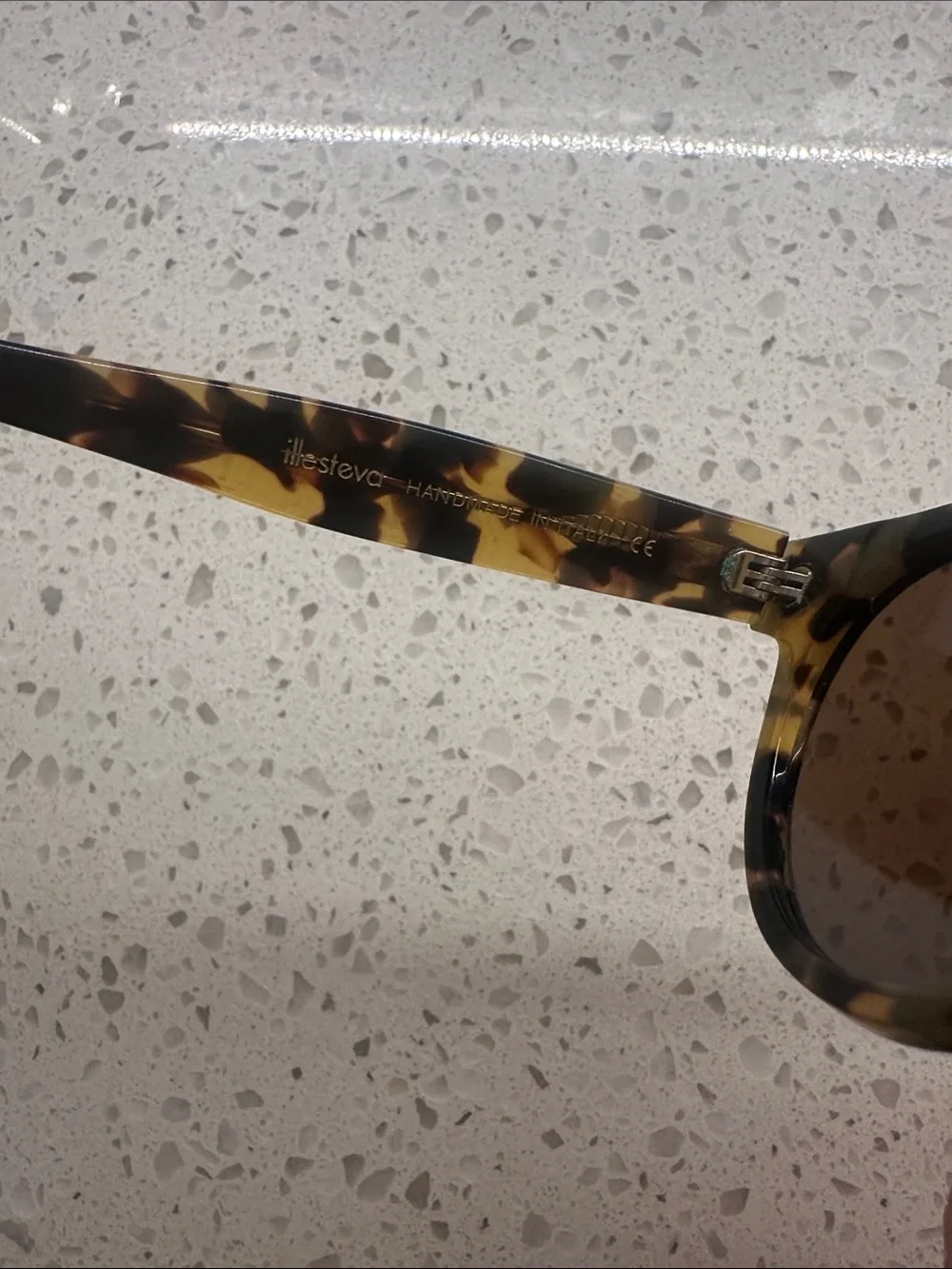 Illesteva leonard tortoise sunglasses blue lens